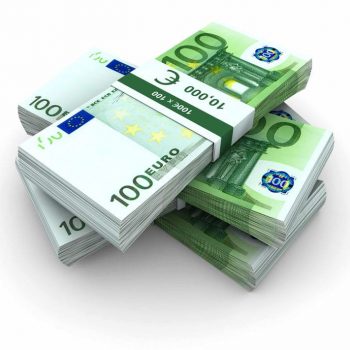 Foto di banconote da 100 euro prestiti cambializzati a domicilio